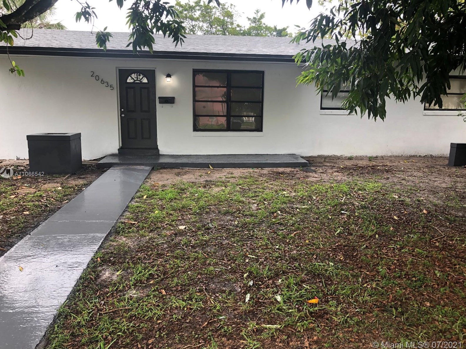 20635 45th Ave, Miami, FL 33055-1256