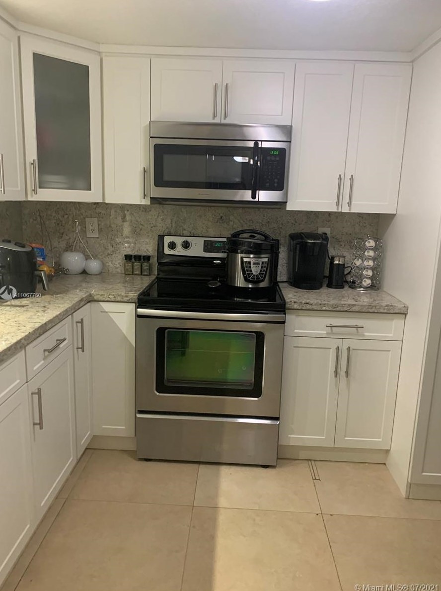 11243 Sw 88th St #208f, Miami, FL 33176