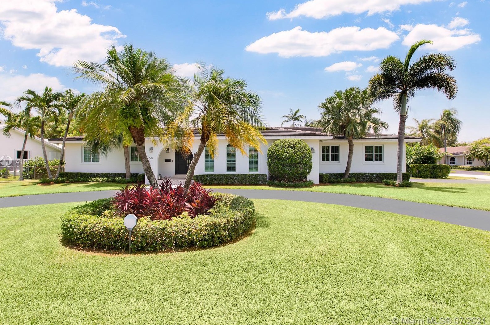 7720 146th Ter, Miami FL  33158-1644 exterior