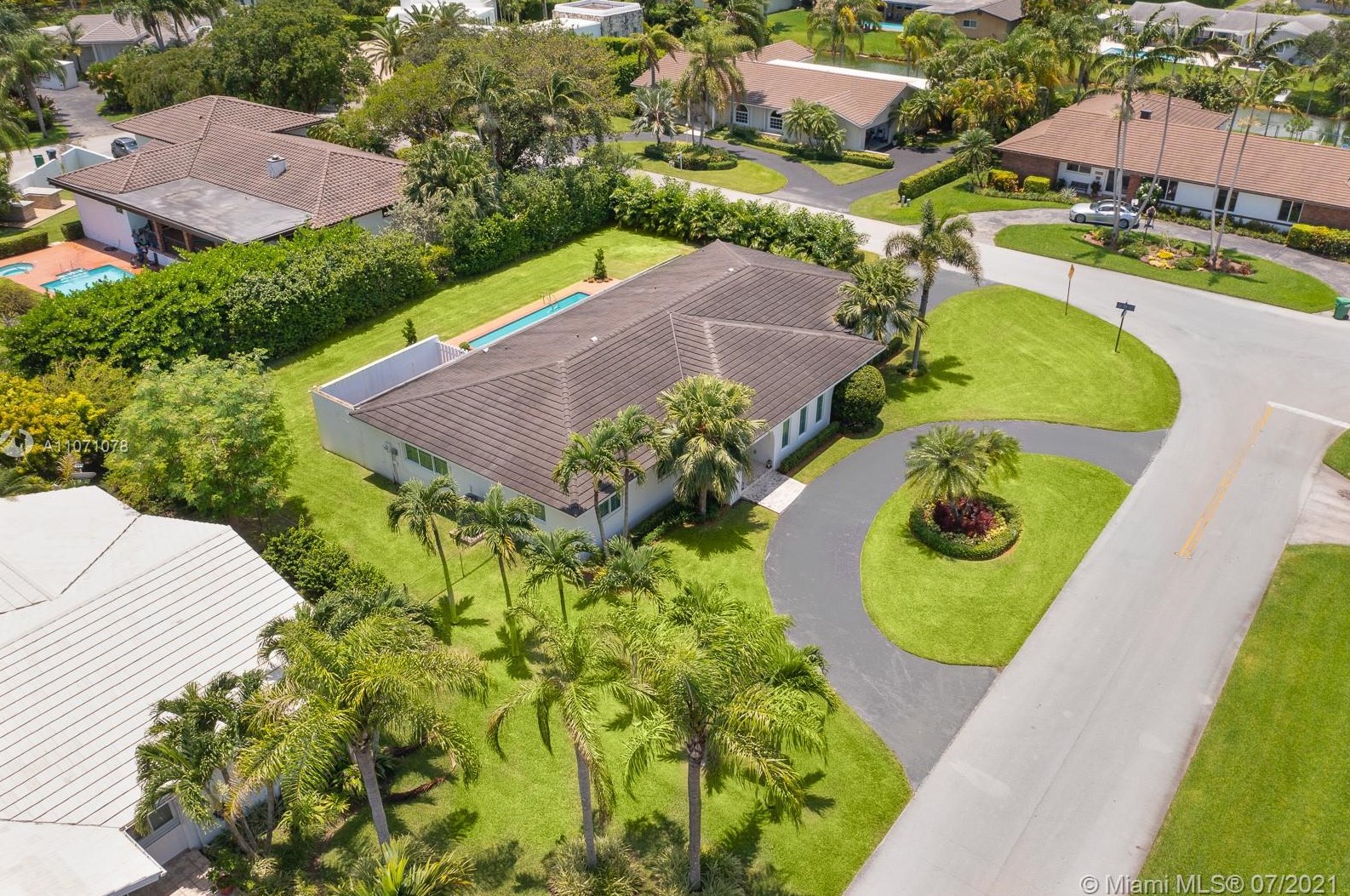 7720 146th Ter, Miami FL  33158-1644 exterior