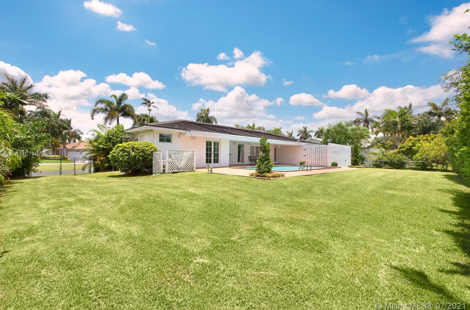 7720 146th Ter, Miami FL  33158-1644 exterior