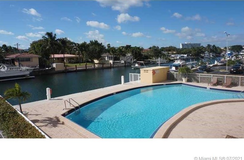 2020 Ne 135th St #410, Miami, FL 33181