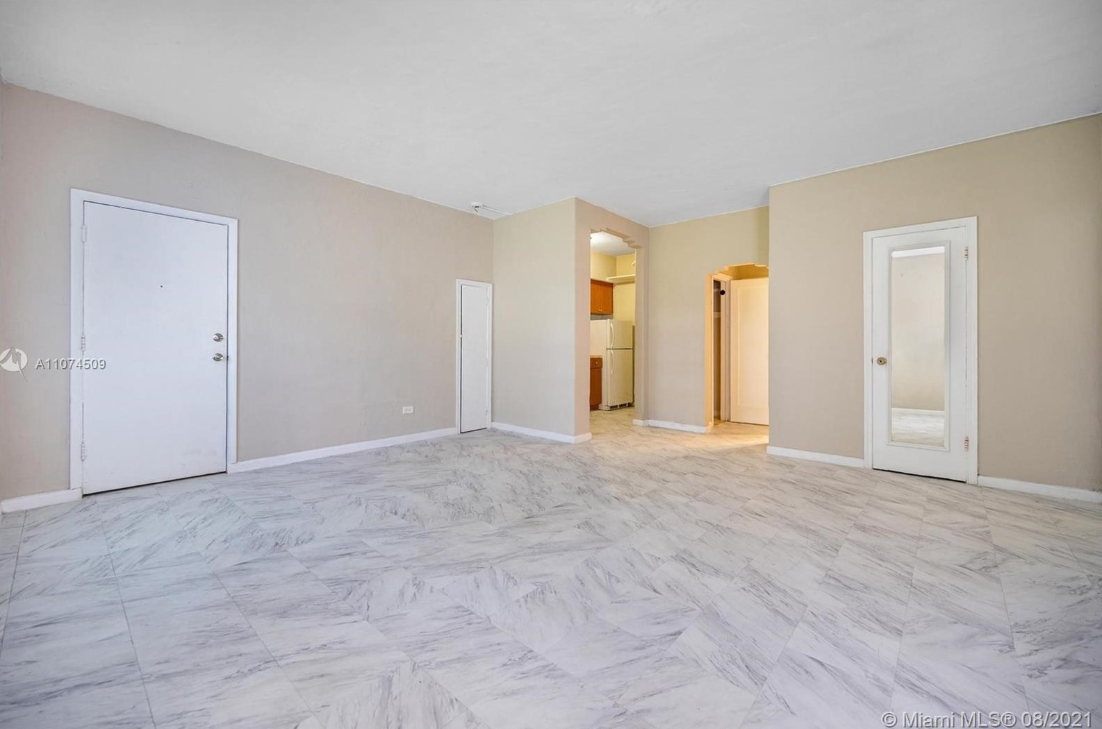 825 Alton Rd #4, Miami, FL 33139