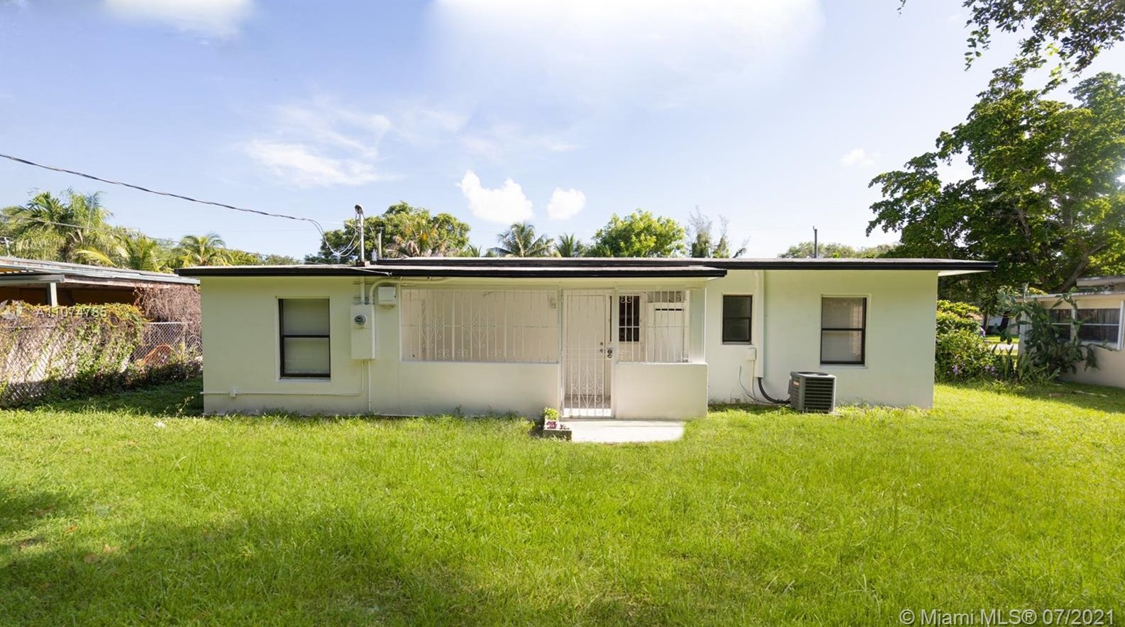 820 143rd St, Miami, FL 33161-2330