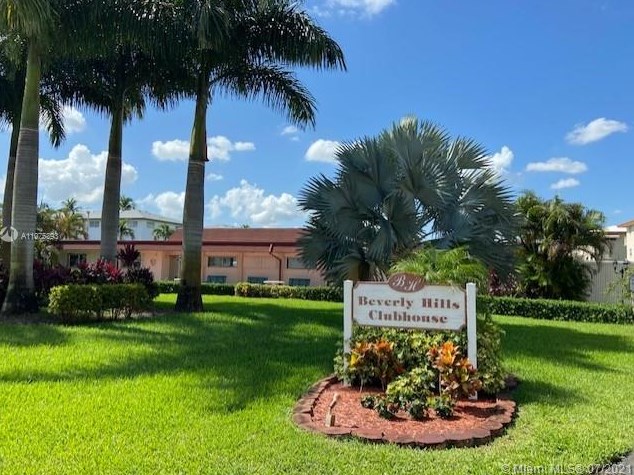 5300 Washington St, Hollywood FL  33021-7750 exterior