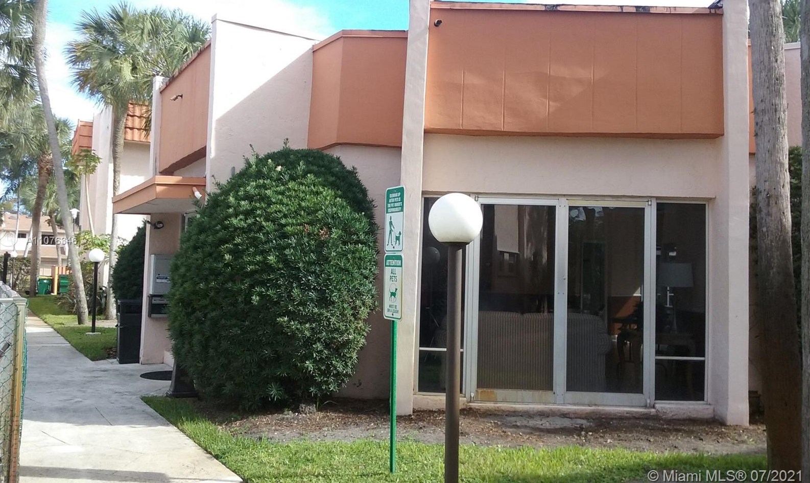 7610 Stirling Rd, Hollywood FL 33024-8439 exterior