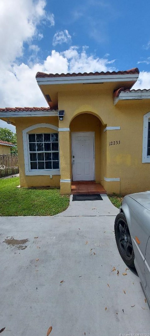 12233 214th Ln, Miami, FL 33177-5968