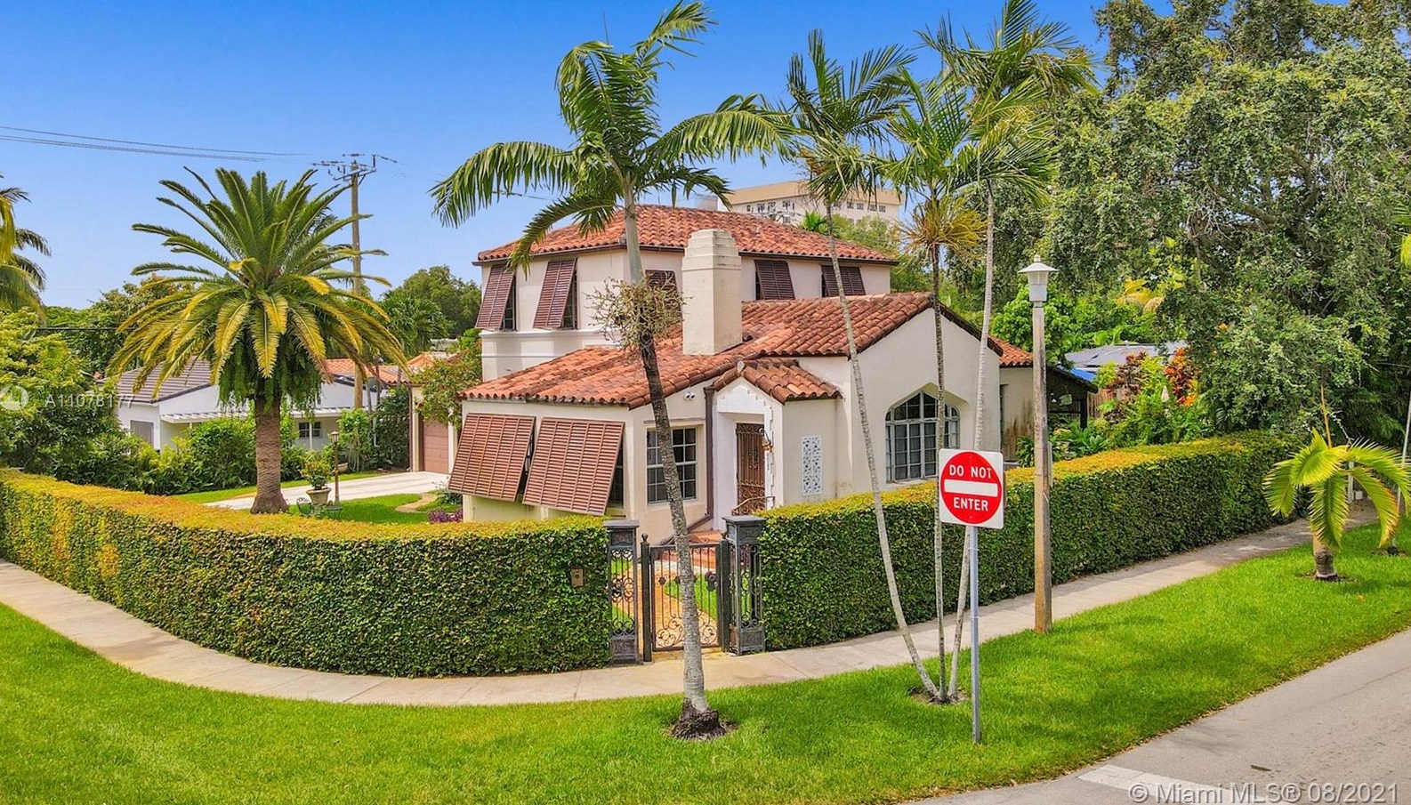 8022 7th Ave, Miami, FL 33138-4602