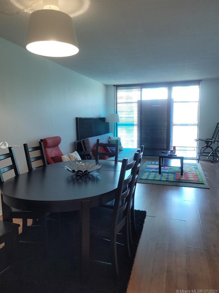 2500 Ne 135th St #b204, Miami, FL