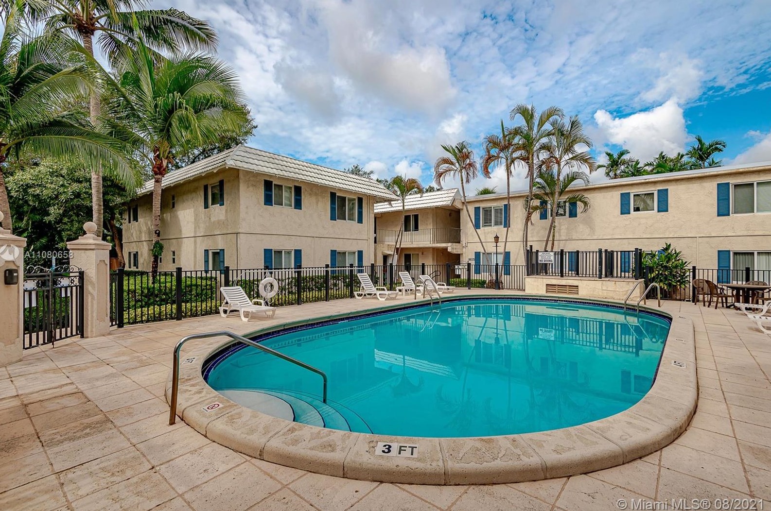 8603 68th Ct, Miami FL 33143-7802 exterior