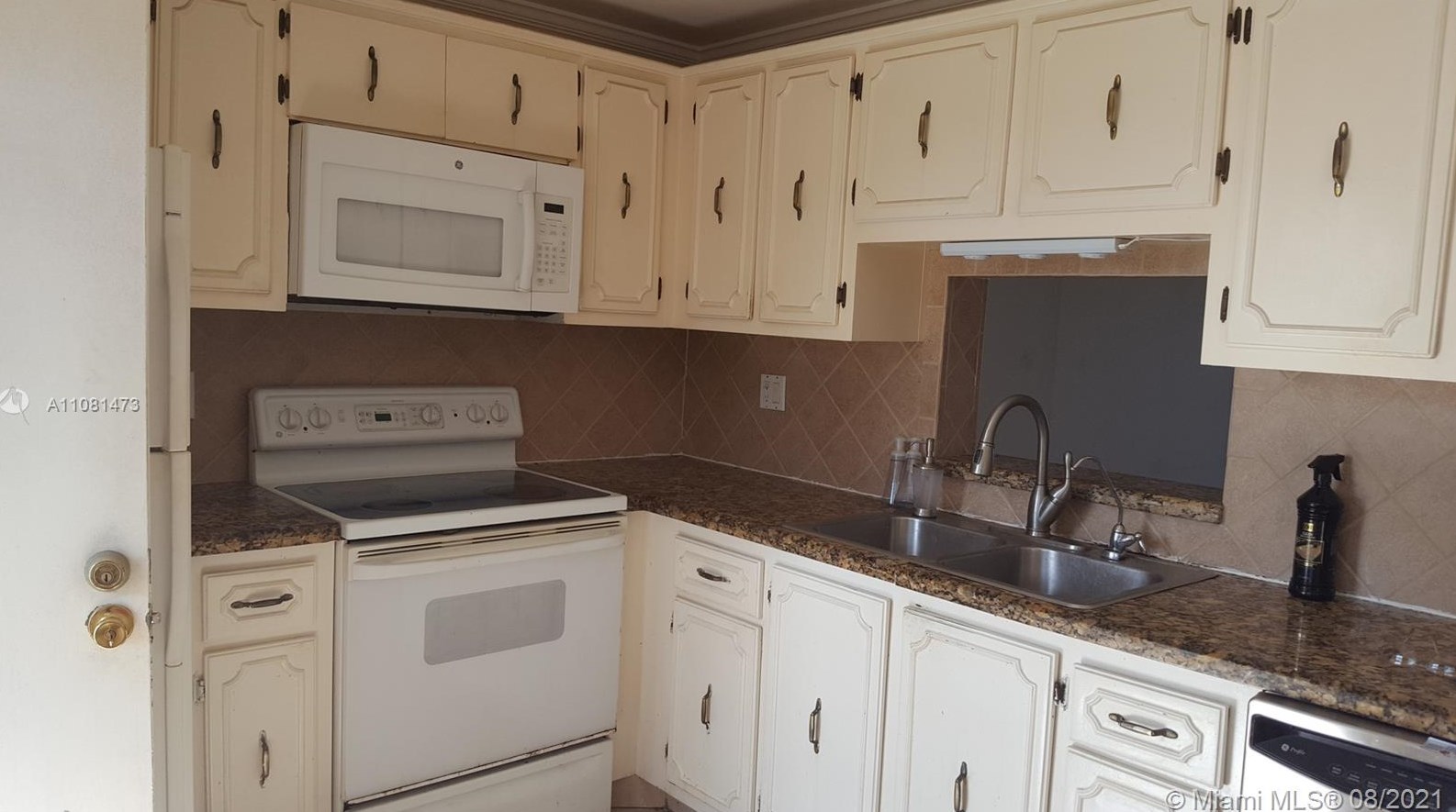 205 Se 11th Ter #302, Dania Beach, FL 33004