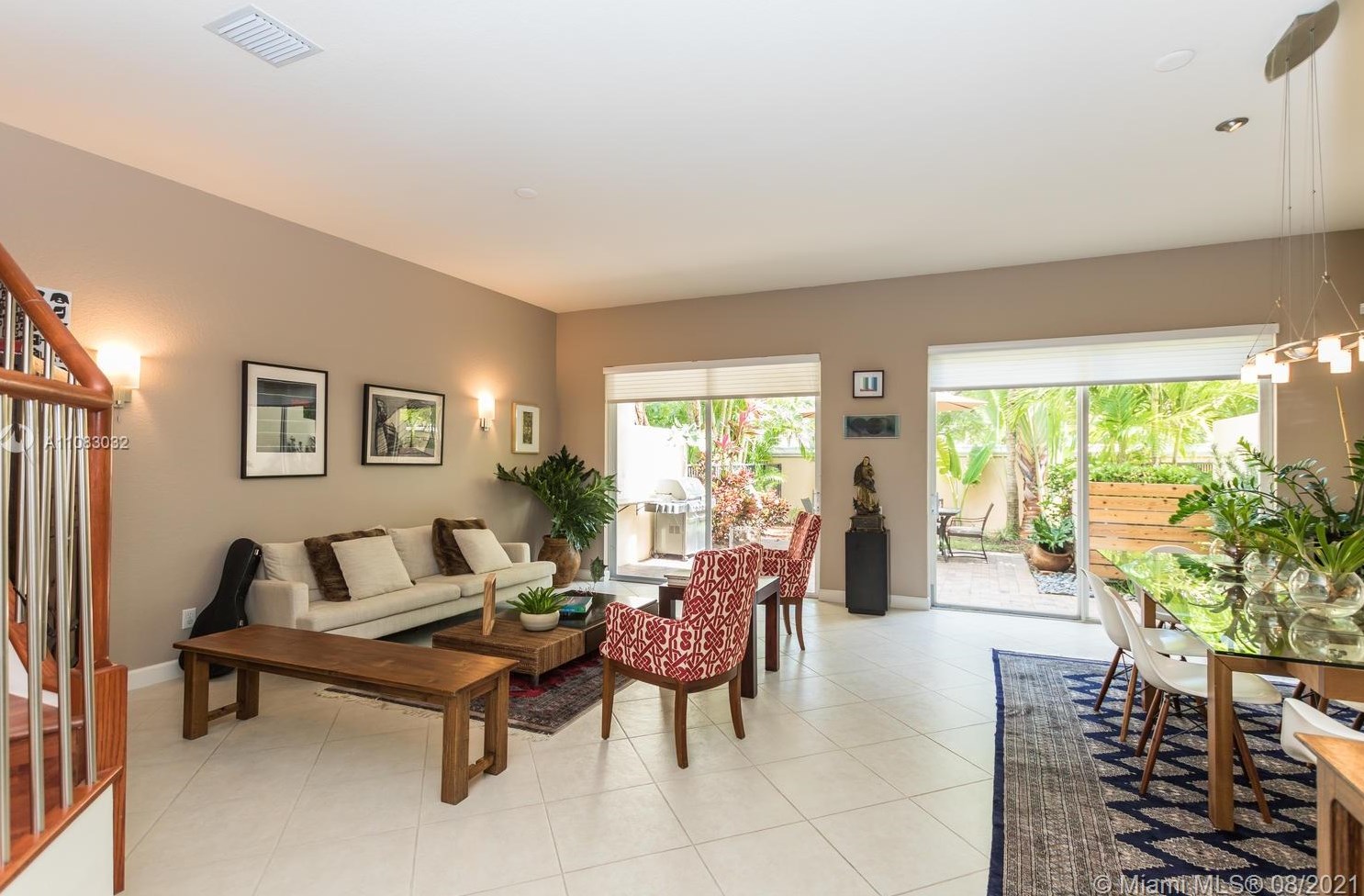 824 Spinnaker Dr, Hollywood, FL 33019-5025