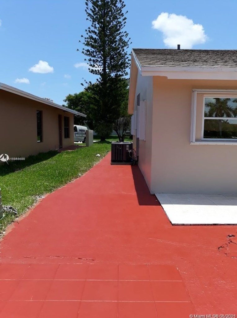 13861 42nd Ter, Miami FL  33175-3771 exterior