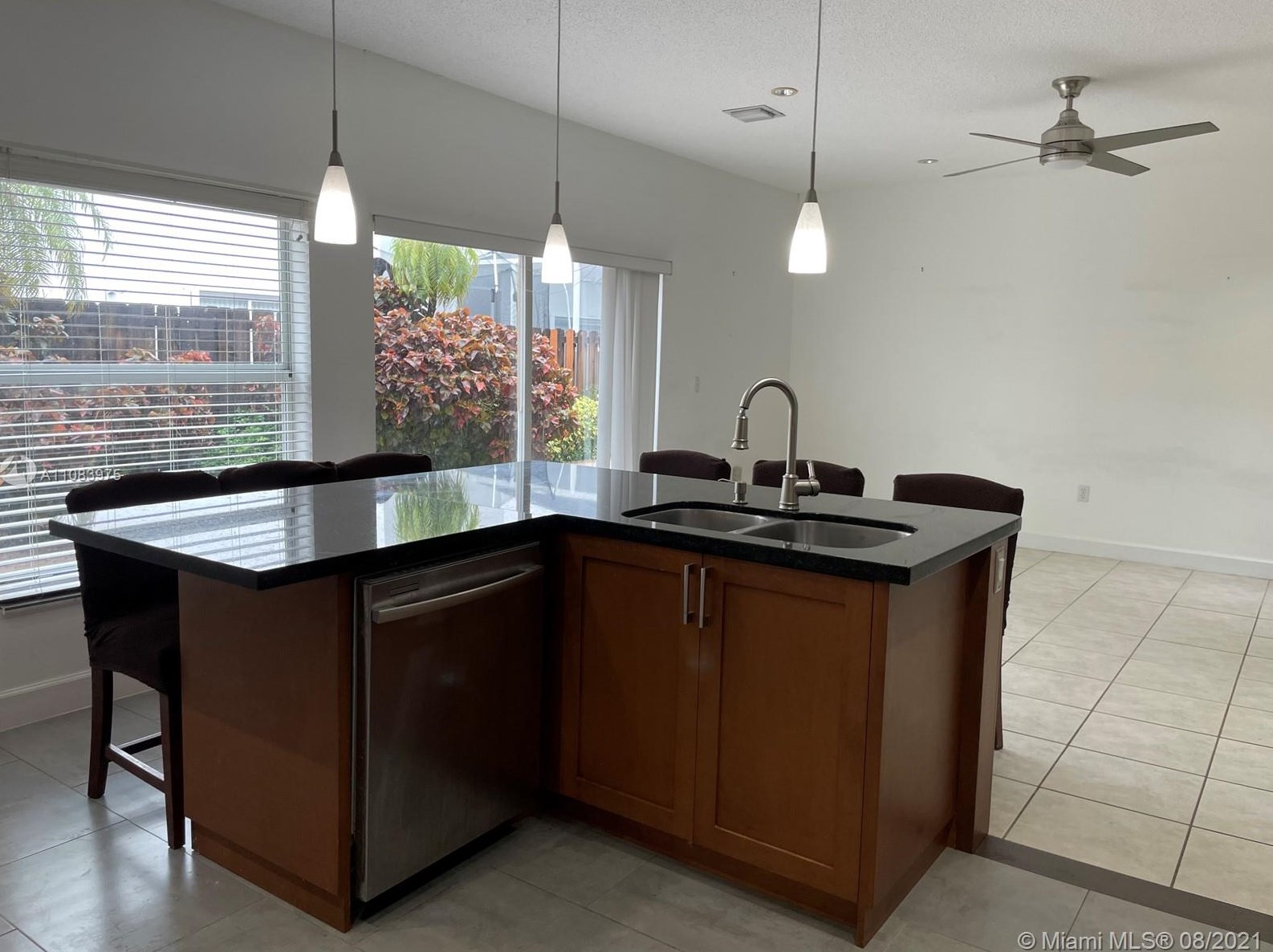 11319 58th Ter, Miami FL  33178-2826 exterior