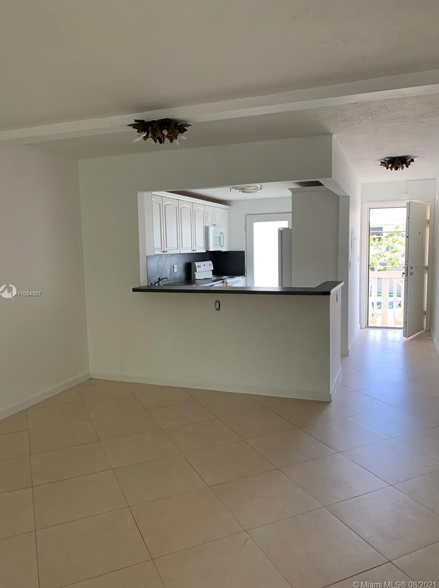 200 Galen Dr #206, Miami, FL 33149