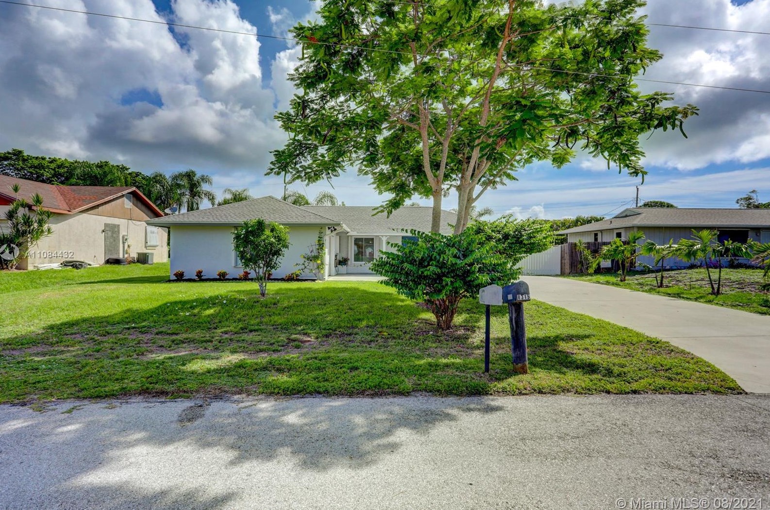 8315 Se Boxwood Ln, Hobe Sound, FL 33455