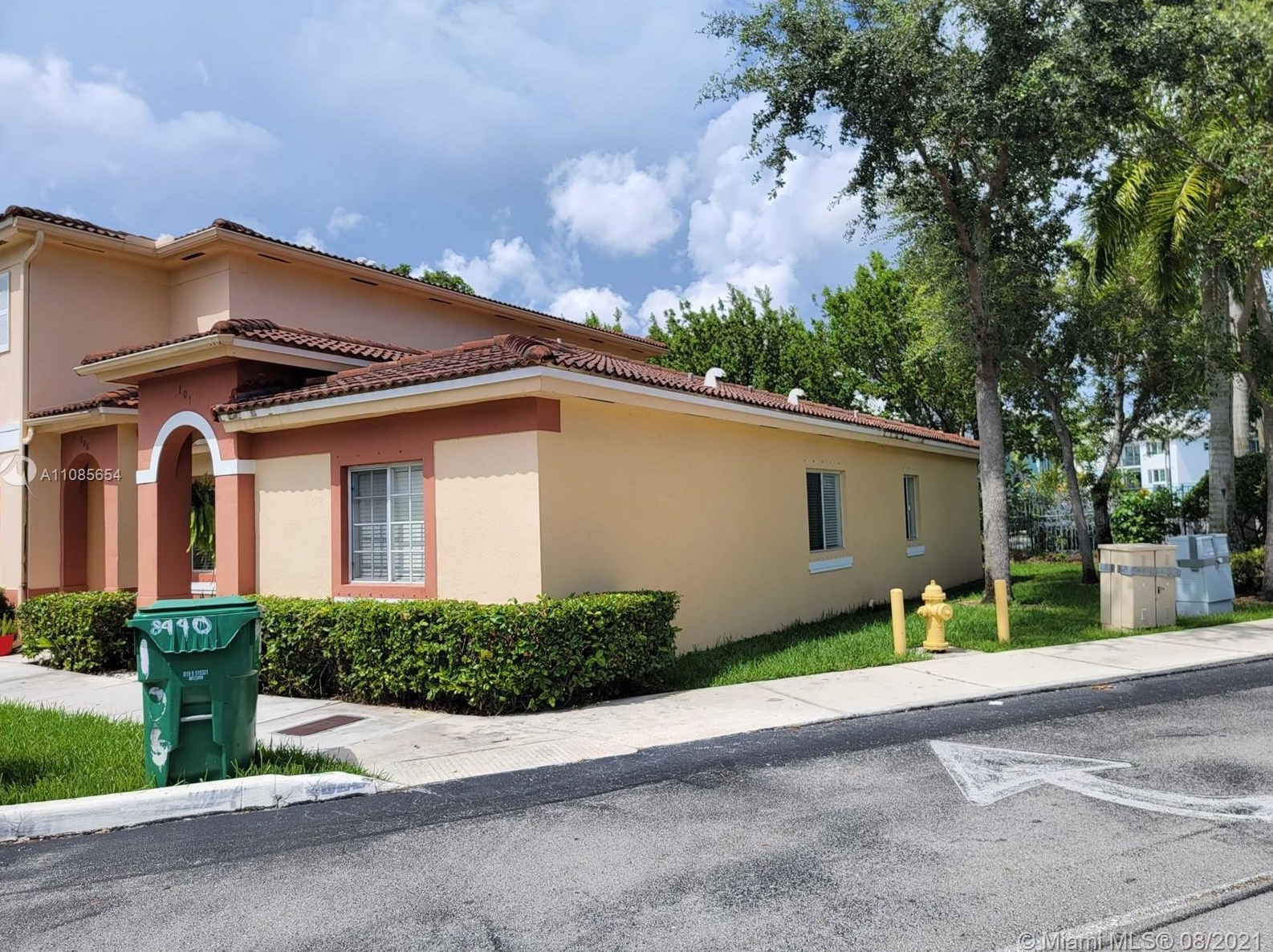 8440 150th Ave, Miami, FL 33193-4601