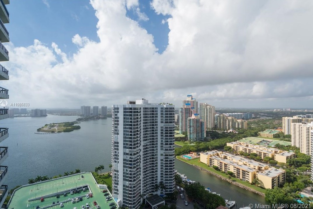 3500 Mystic Pointe Dr Apt 3503, Miami, FL 33180
