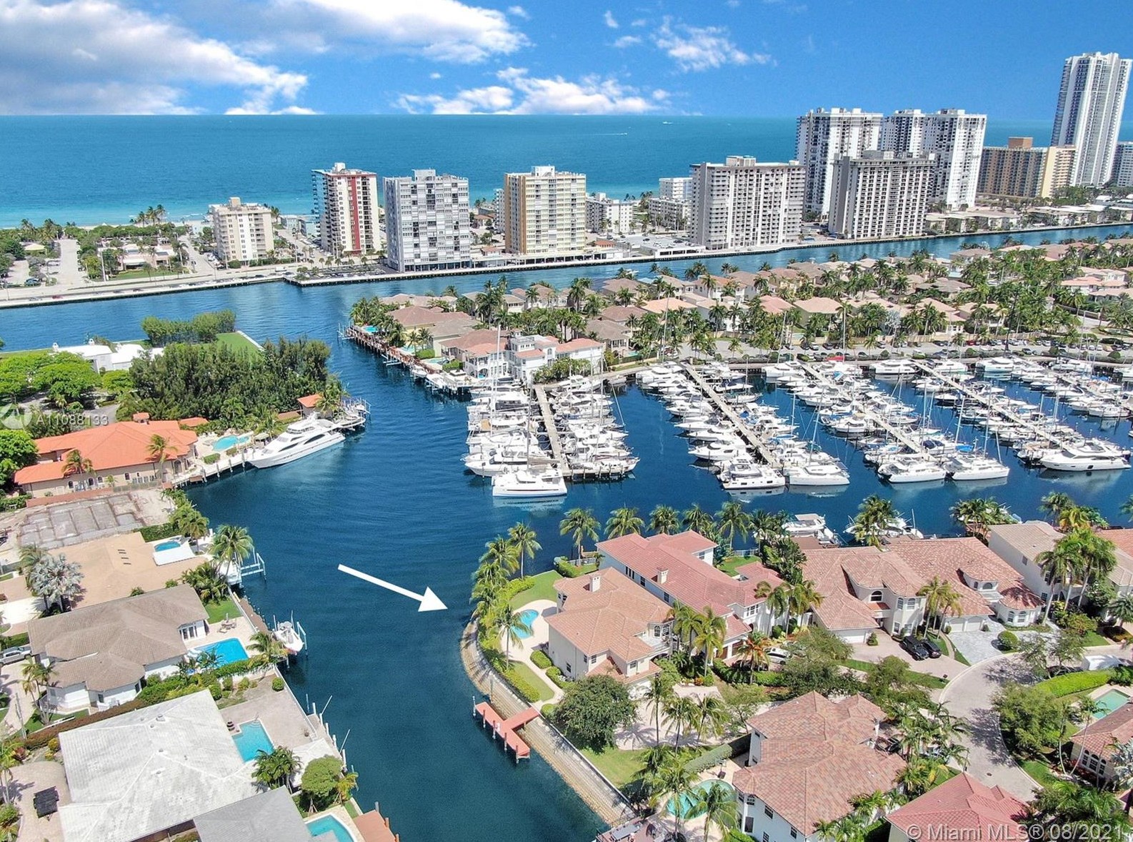 867 Captiva Dr, Hollywood, FL 33019-5044
