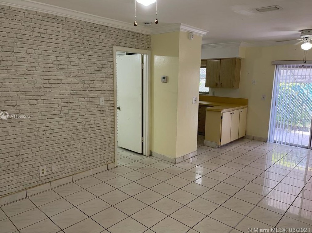 2450 Lincoln St, Hollywood FL  33020-3927 exterior