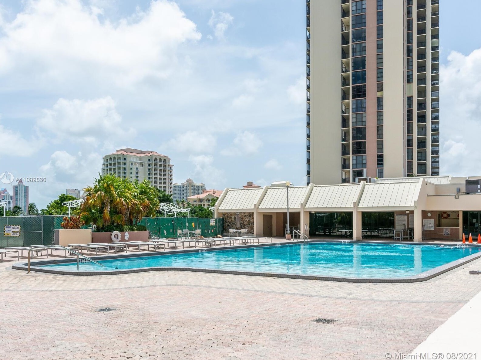 20379 Country Club Dr, Miami FL  33180-1627 exterior