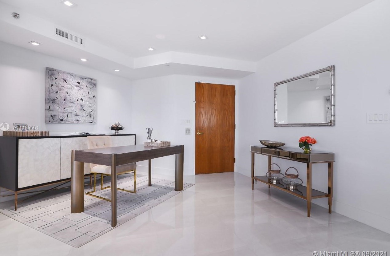 19355 Turnberry Way, Miami FL  33180-2531 exterior