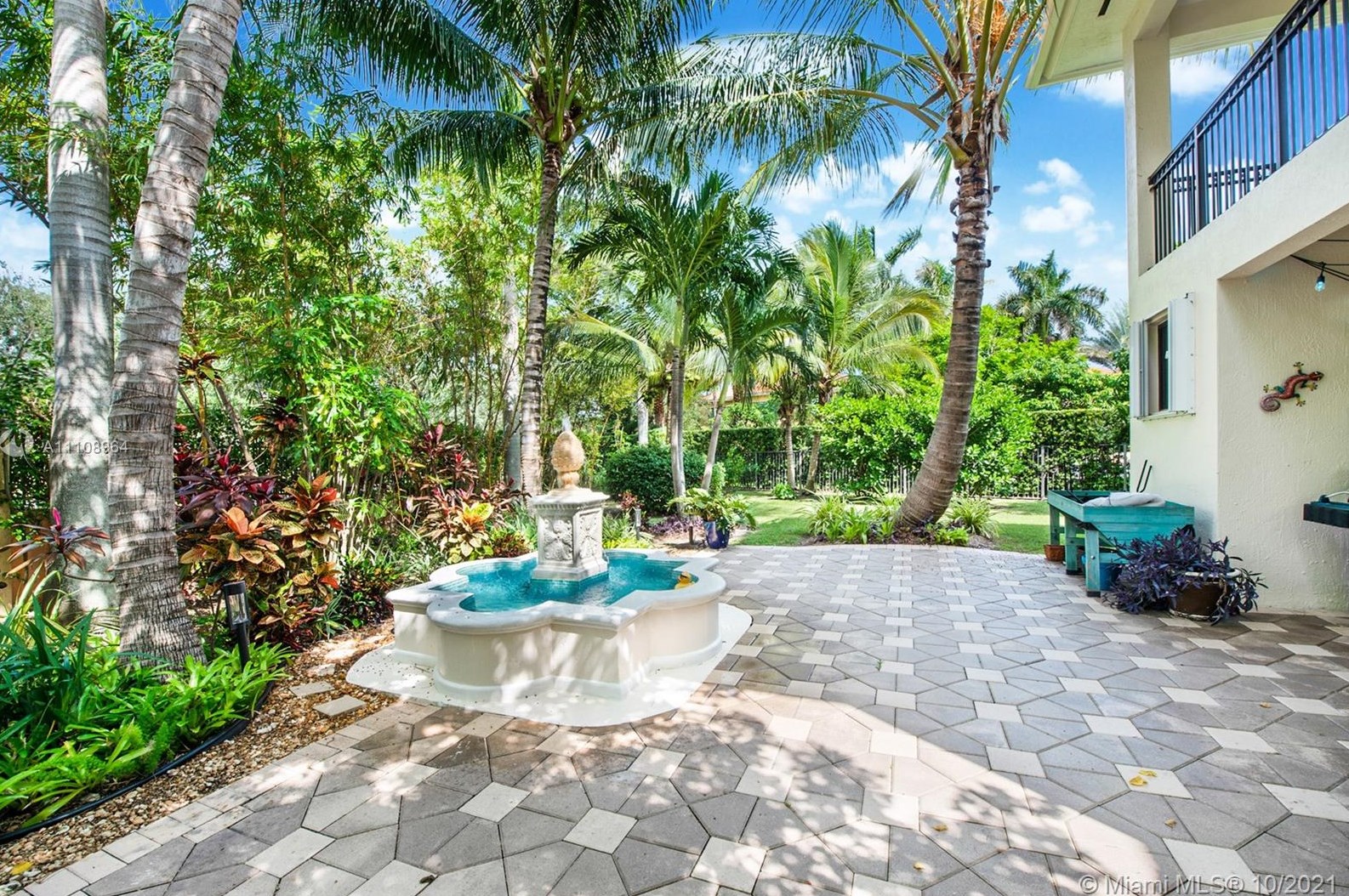 18906 76th Ave, Miami, FL 33157-7366