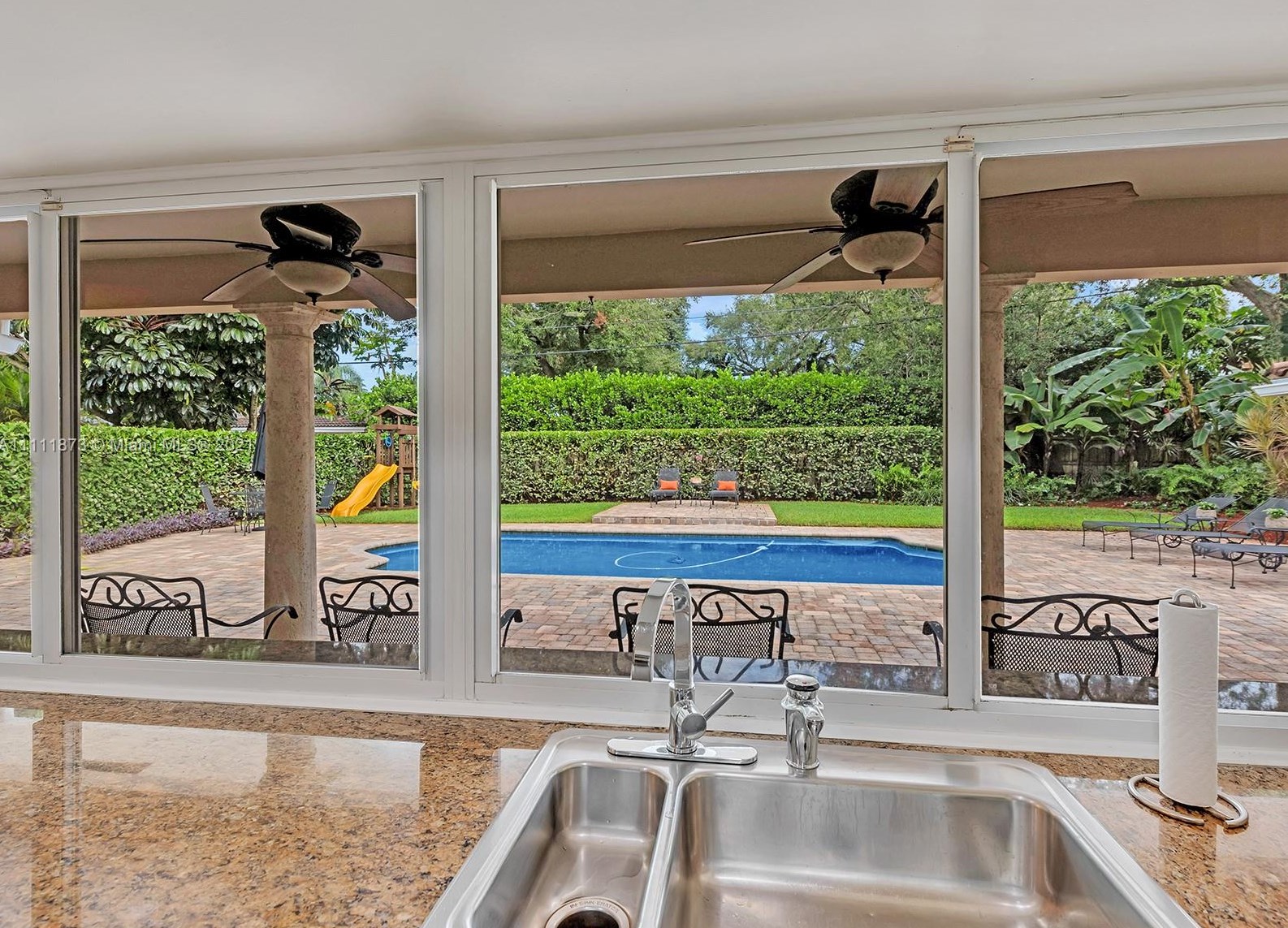 2213 203 Ter, Miami FL  33180-1309 exterior