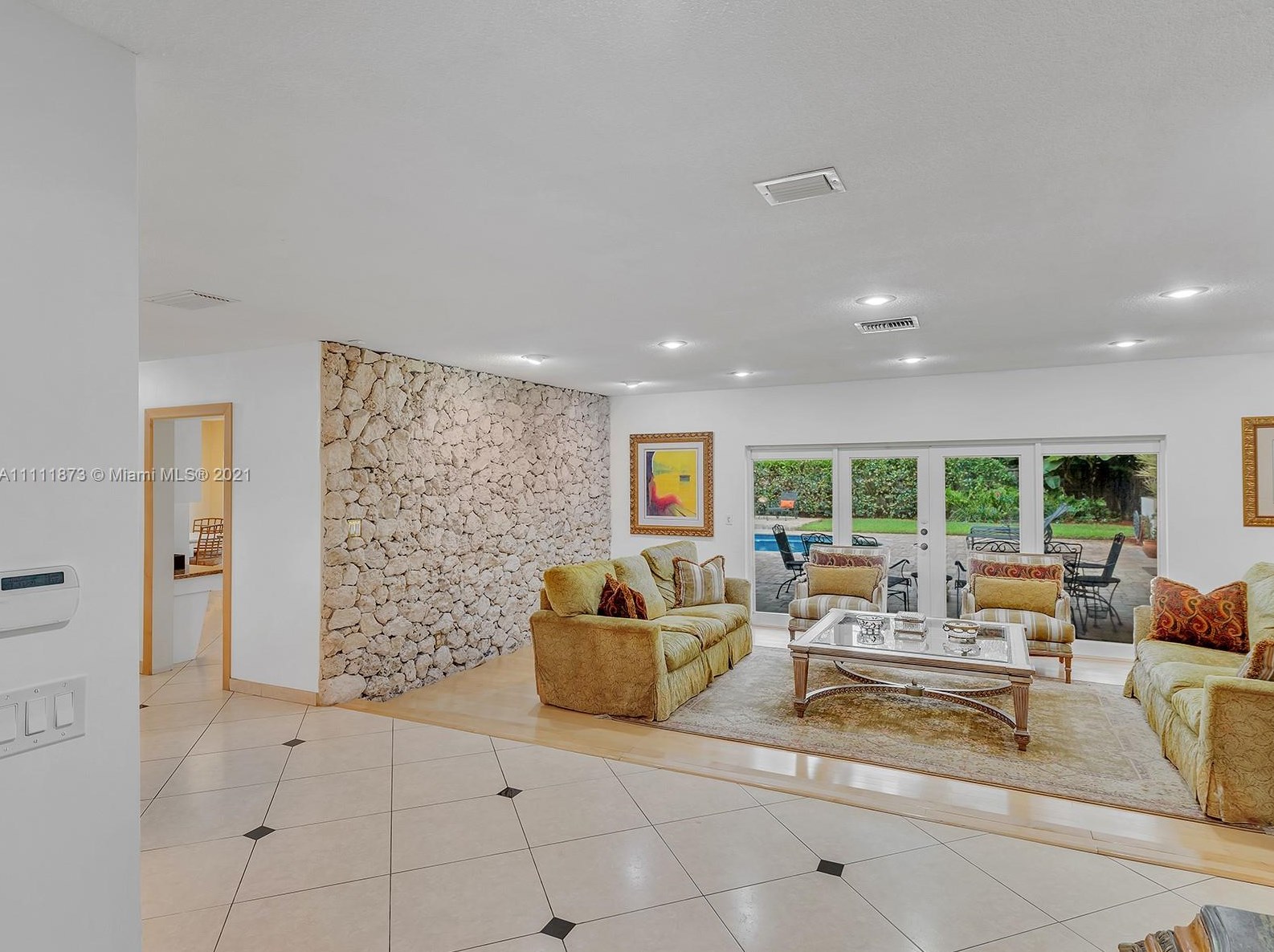 2213 203rd Ter, Miami FL  33180-1309 exterior