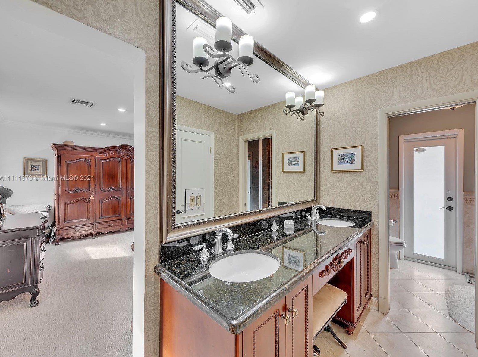 2213 203 Ter, Miami FL  33180-1309 exterior