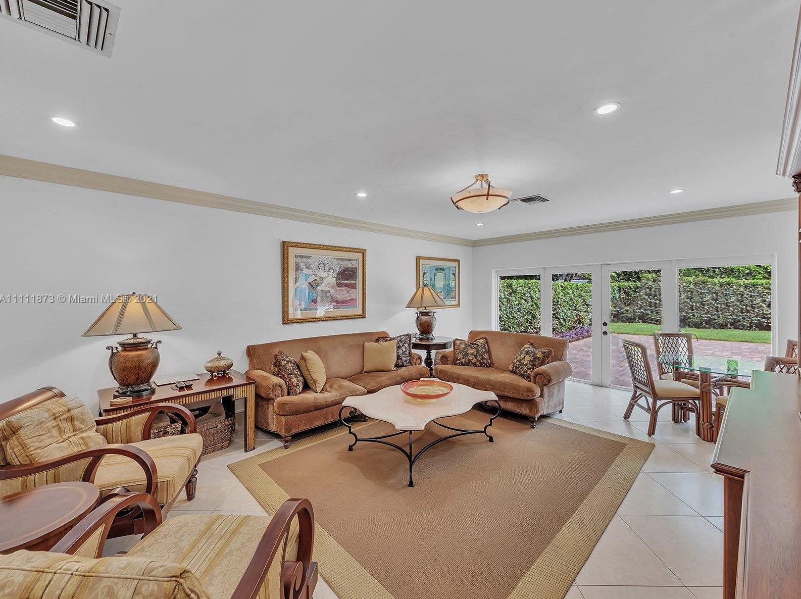 2213 203 Ter, Miami FL  33180-1309 exterior