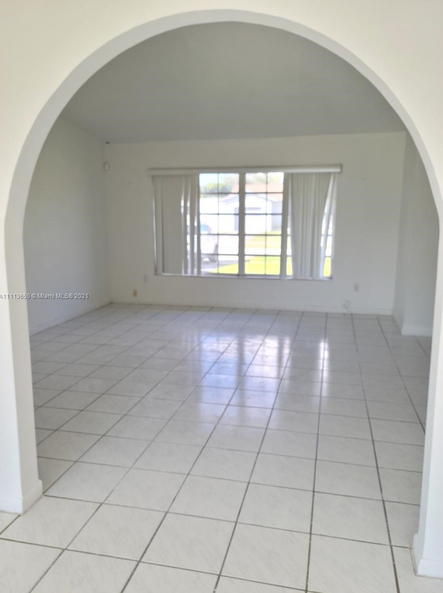 10934 155th Ter, Miami, FL 33157-1223