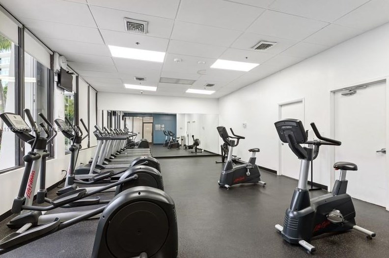 100 Bayview Dr, Miami FL 33160-4772 exterior