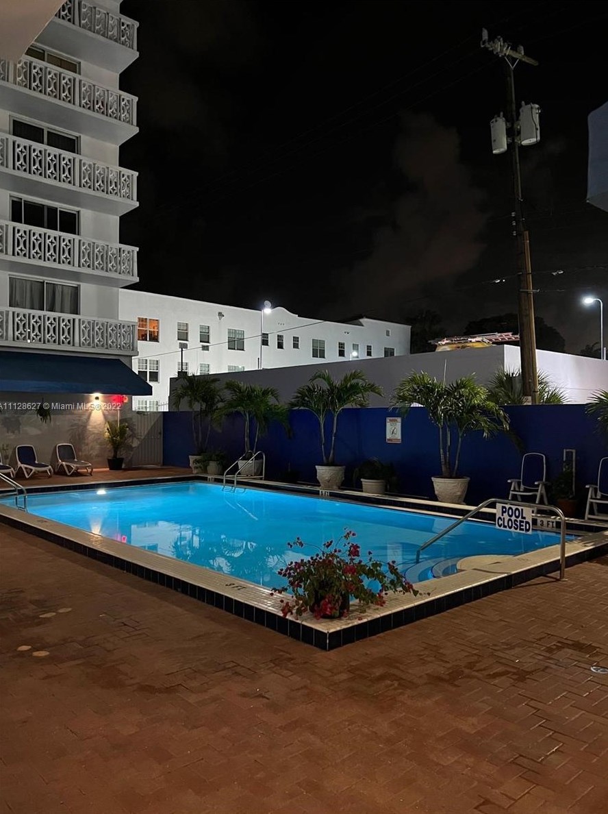 1020 Meridian Ave, Miami Beach FL  33139-8312 exterior