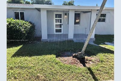 2336 NW 15th Ct - Photo 1