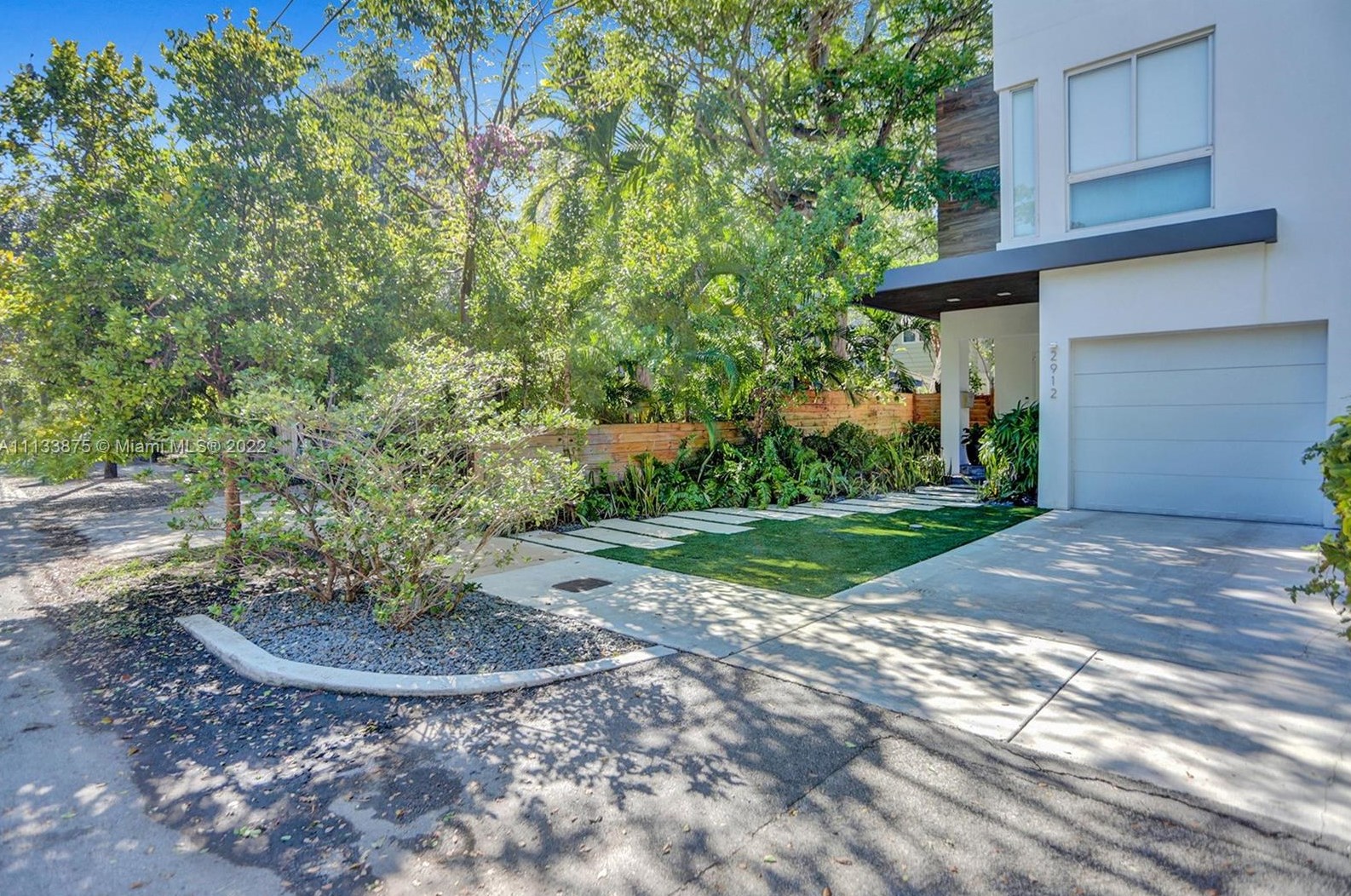 2912 Virginia St, Miami, FL 33133-3620