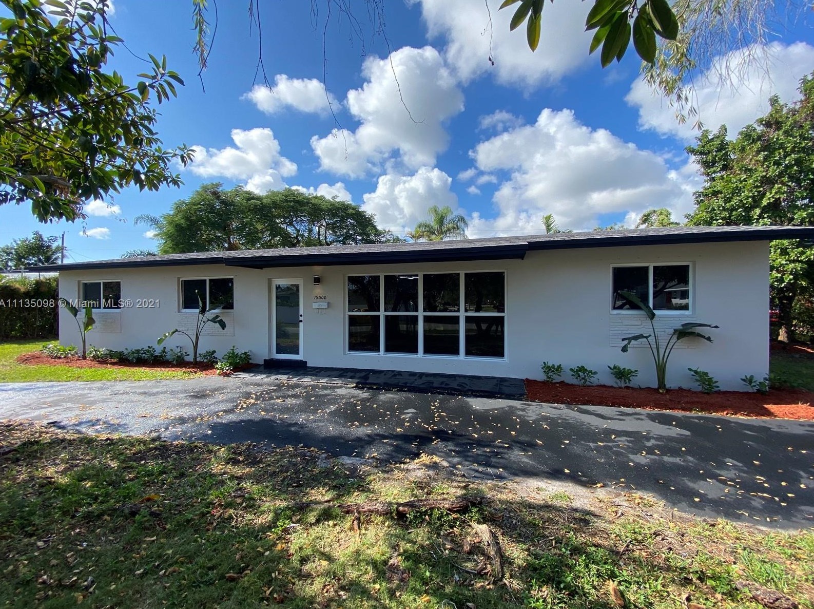 19300 Whispering Pines Rd, Miami, FL 33157-8822