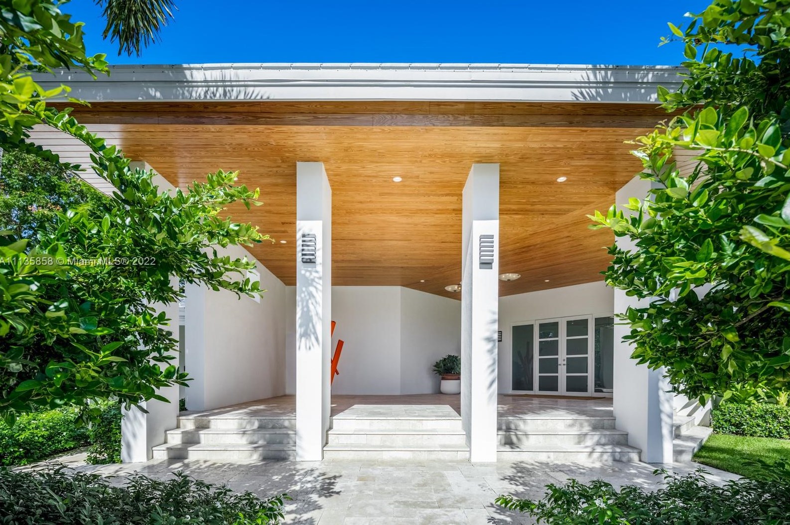 1365 View Dr, Miami, FL 33140-4245
