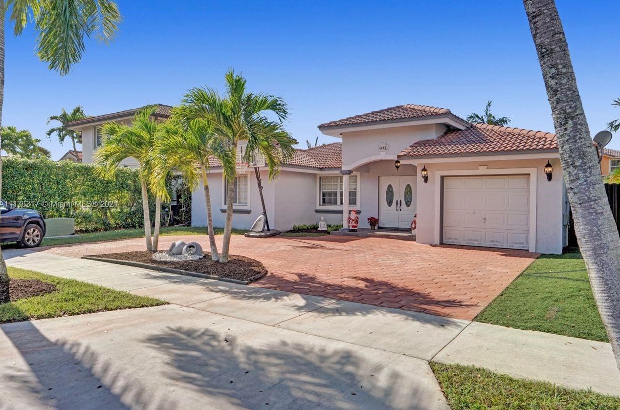4352 159th Path, Miami, FL 33185-5311