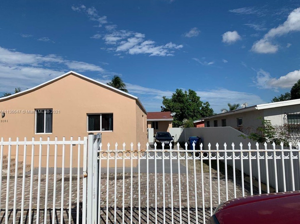 3181 28th St, Miami, FL 33142-6327