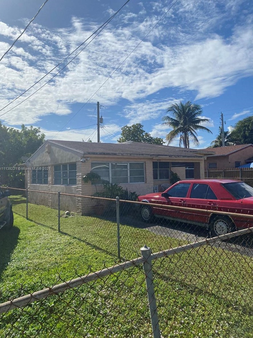 410 172nd St, Miami, FL 33162-3919