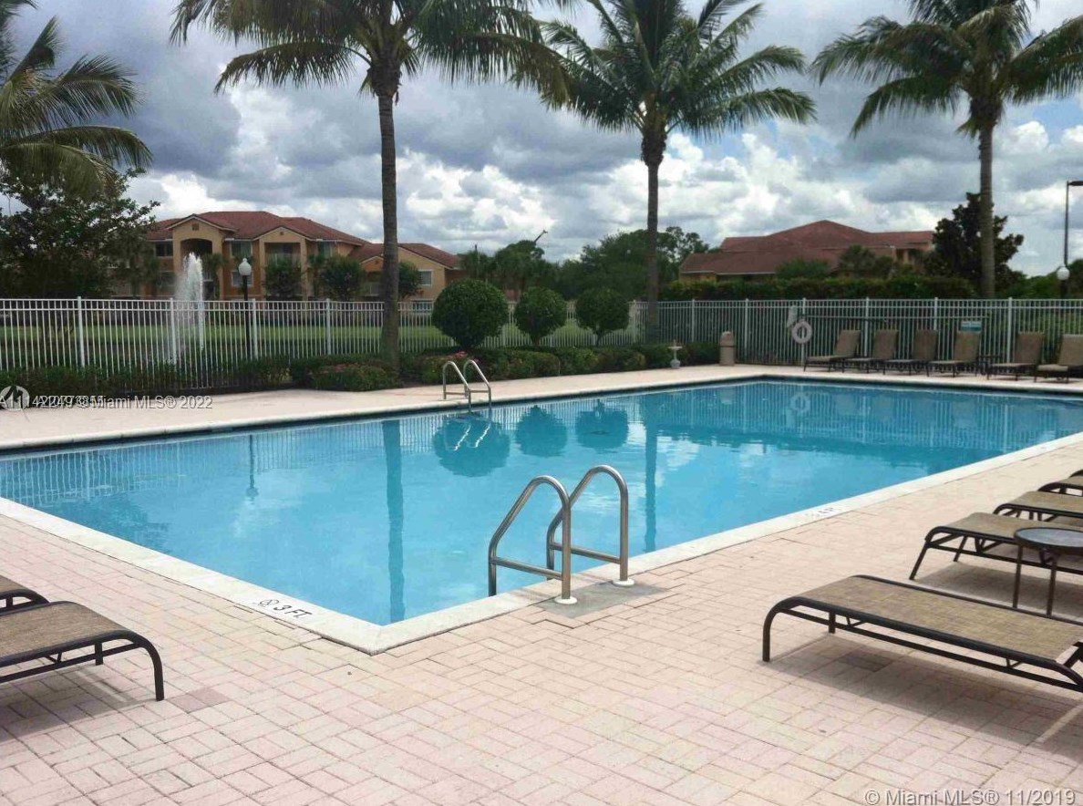 251 Sw Palm Dr #203, Fort Pierce, FL 34986