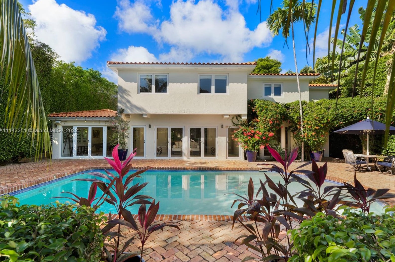 2121 Lake Ave, Miami, FL 33140-4538