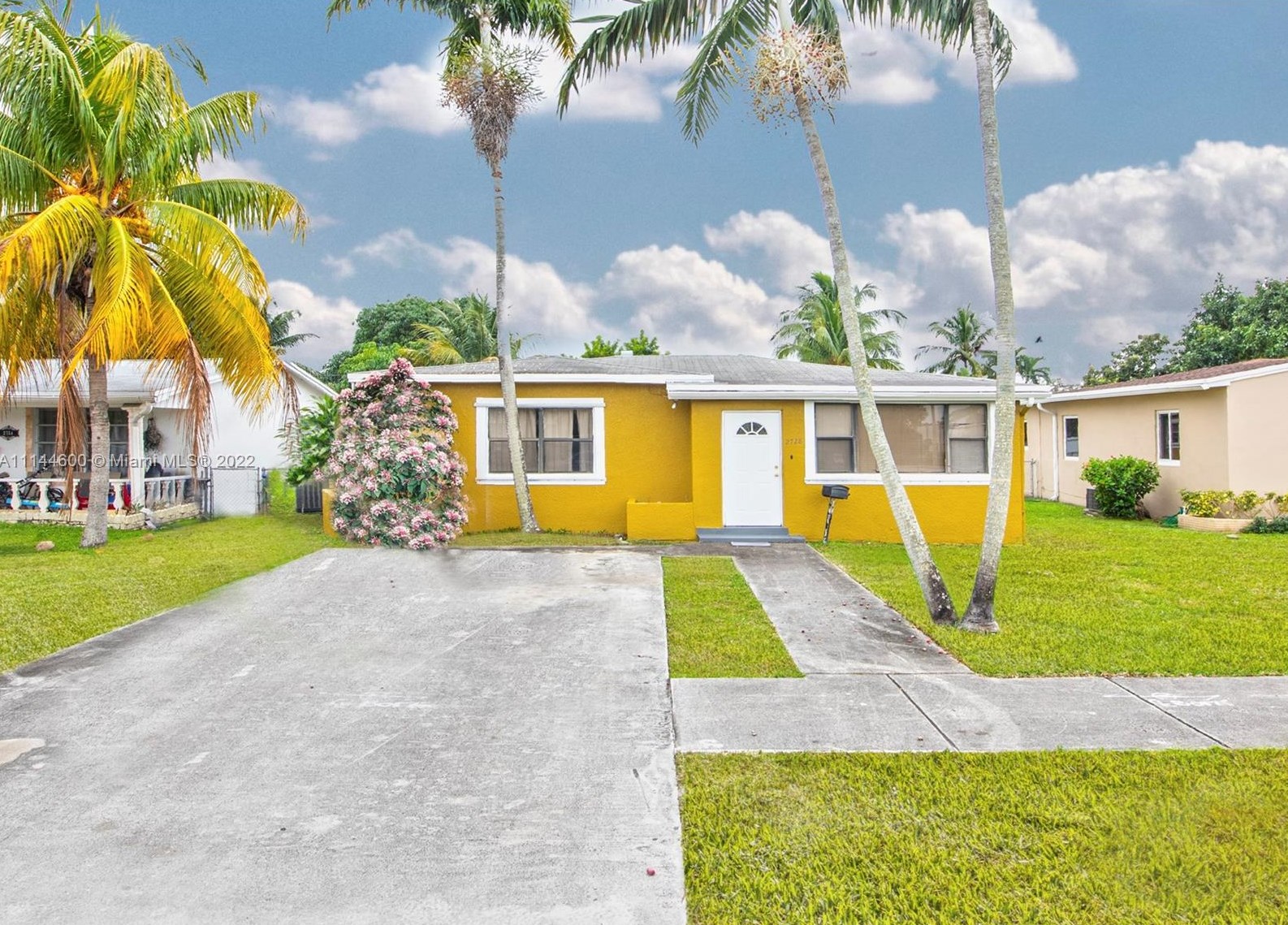 2728 Plunkett St, Hollywood, FL 33020-5765