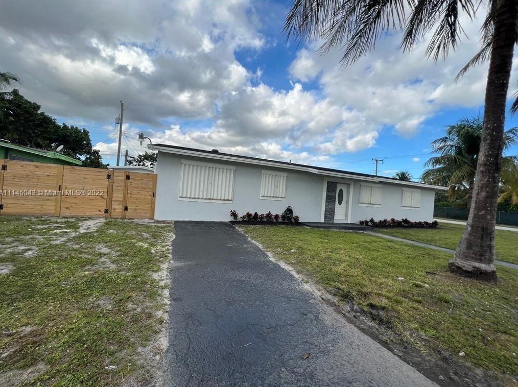 3901 173rd Ter, Miami, FL 33055-3821