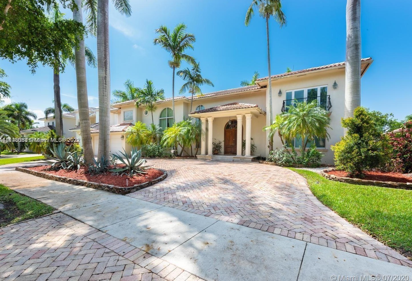 8320 Nw 157th Terrace, Hialeah, FL 33016