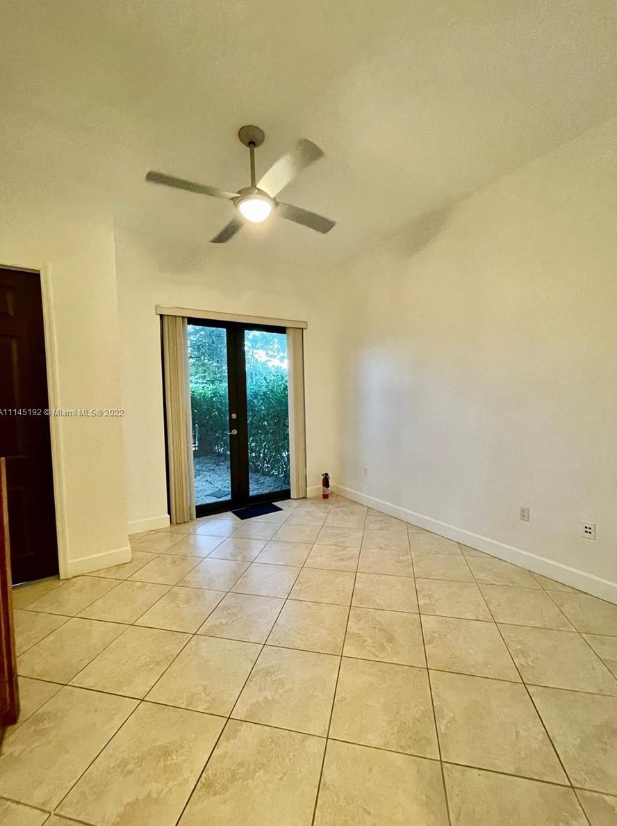 7743 Sw 99th St #10, Miami, FL 33156