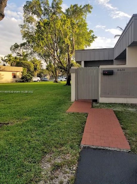 10620 73rd Terrace Cir, Miami, FL 33173-1760