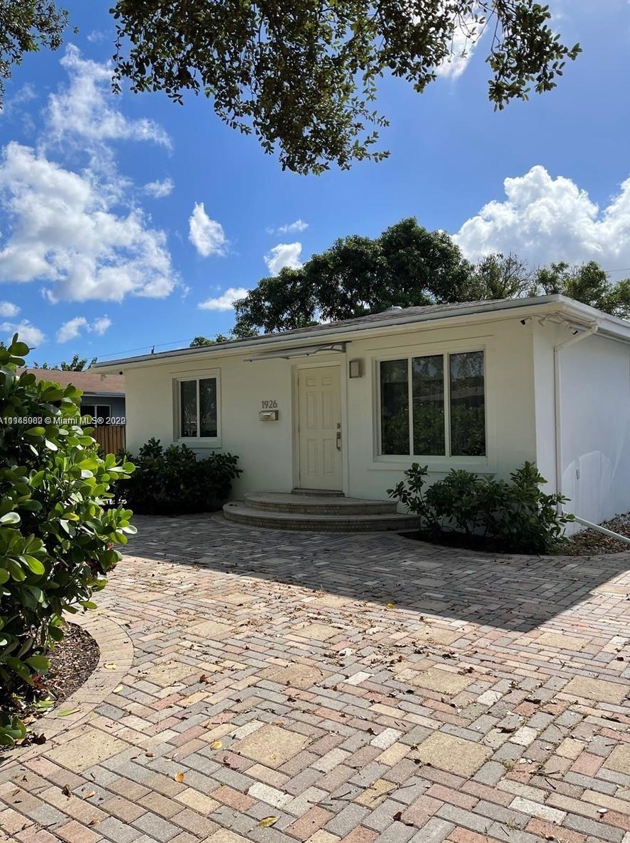 1926 Dewey St, Hollywood, FL 33020