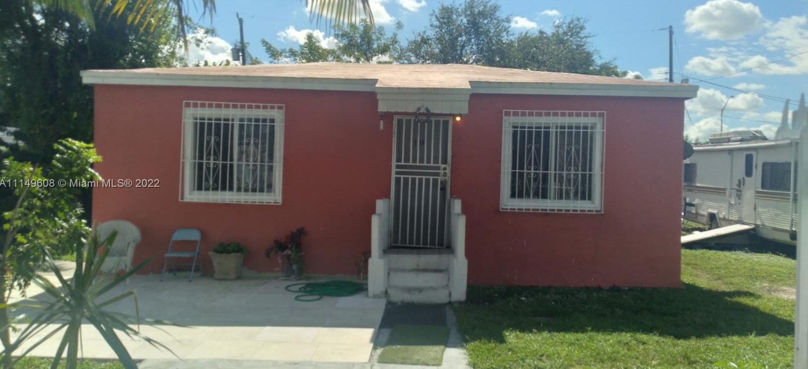 2960 63rd St, Miami, FL 33147-7638